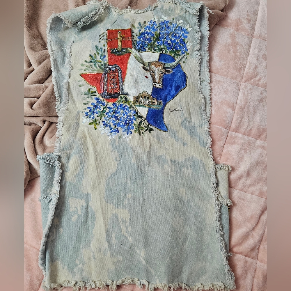 One of a kind distressed hand painted Texas vest - Picture 9 of 12